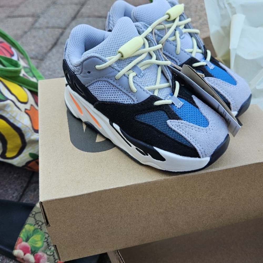 700 wave runner toddler.